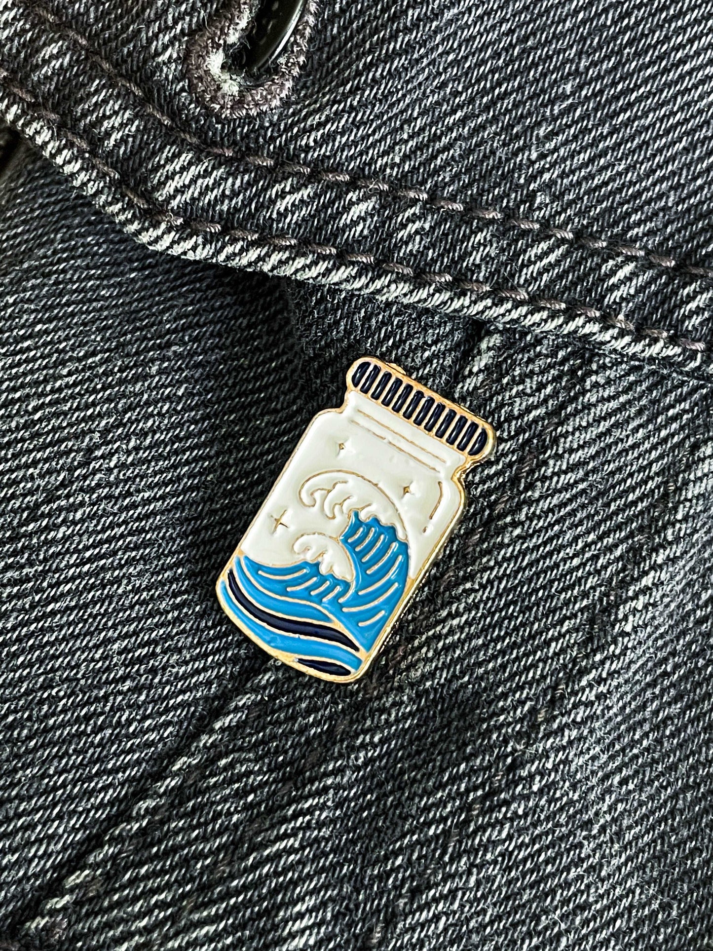 Ocean Waves in Mason Jar Enamel Pin